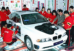 广州汽车专业学校---宝马实践车